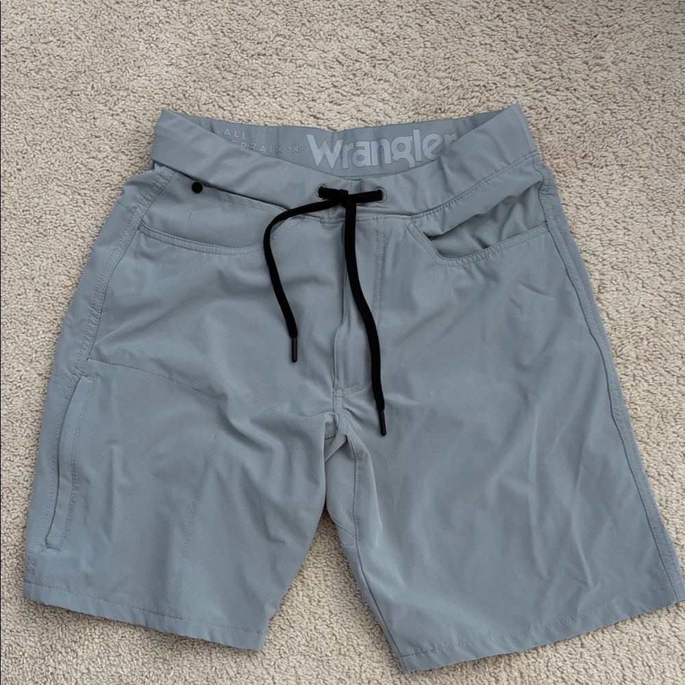 Wrangler Light Gray Shorts with Black Tie